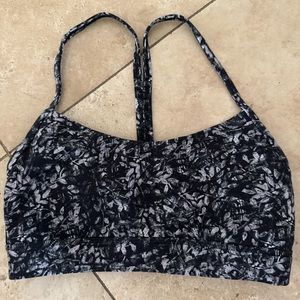 Lululemon Size 4 Flower Print Flow Y Bra Nulu *Light Support, A-C Cups